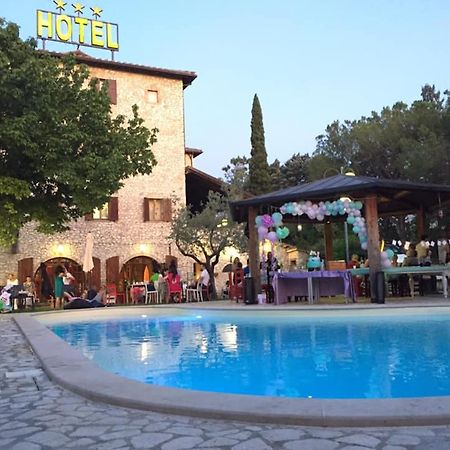 Hotel Benedetti Campello sul Clitunno Ngoại thất bức ảnh