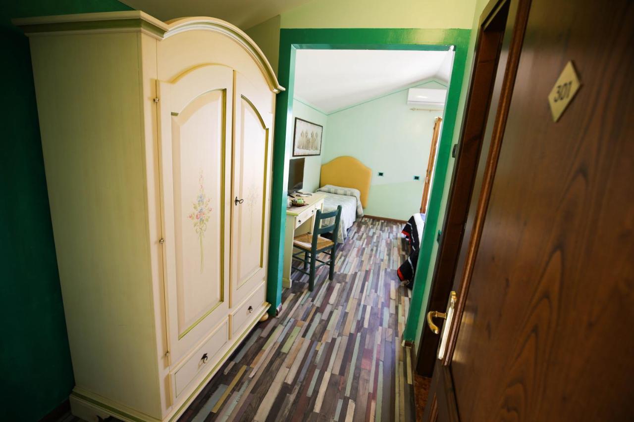 Hotel Benedetti Campello sul Clitunno Ngoại thất bức ảnh