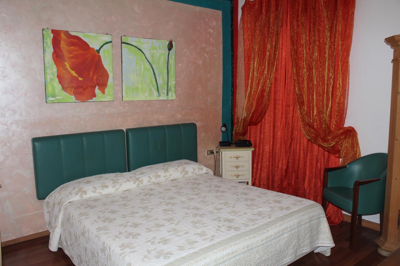 Hotel Benedetti Campello sul Clitunno Ngoại thất bức ảnh